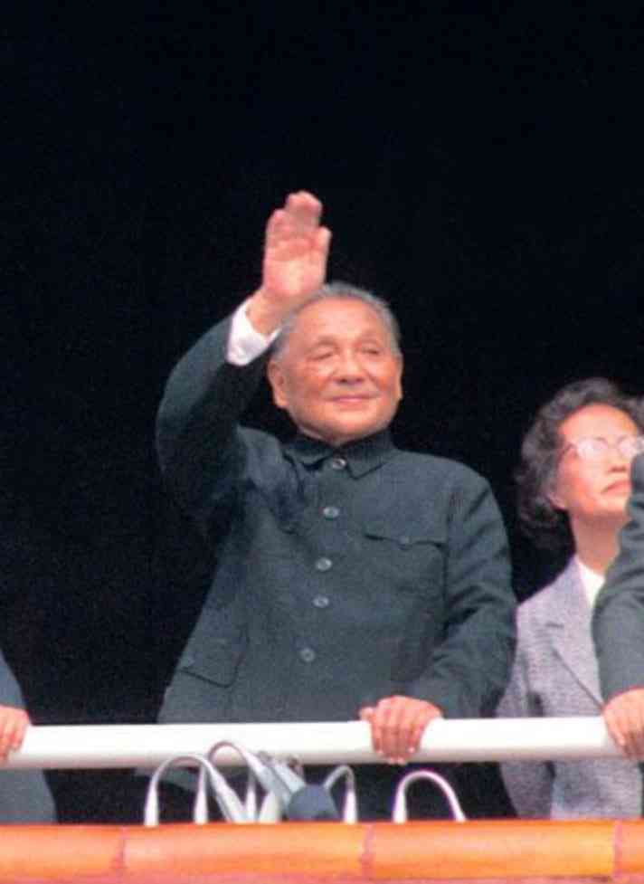 《国庆35周年大阅兵》免费高清无广告在线播放|纪录片,短片·中国大陆·1984