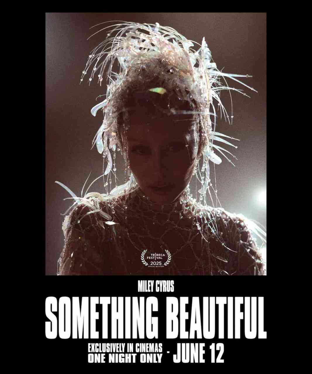 《麦粒·赛勒斯: 美丽事物音乐电影》免费高清无广告在线播放|纪录片,音乐·美国·2025