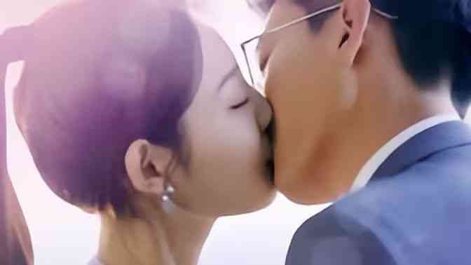 《夫人出院，禁欲慕爷失控了》全集免费高清短剧无广告在线播放|短剧·中国大陆·2024  第1张