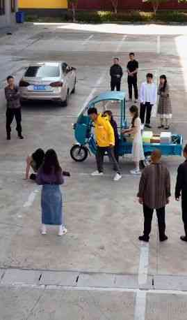 《天选打工人》全集免费高清短剧无广告在线播放|短剧·中国大陆·2024  第1张